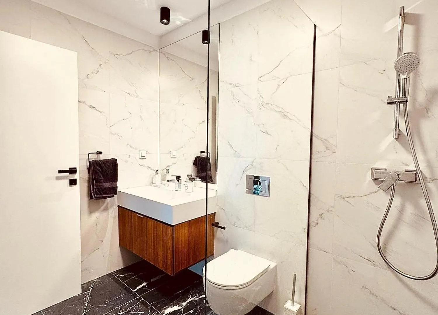 Serenity Vibes, Modern Apartment In One Cotroceni Near Metro & City Center, Bucharest Romania
